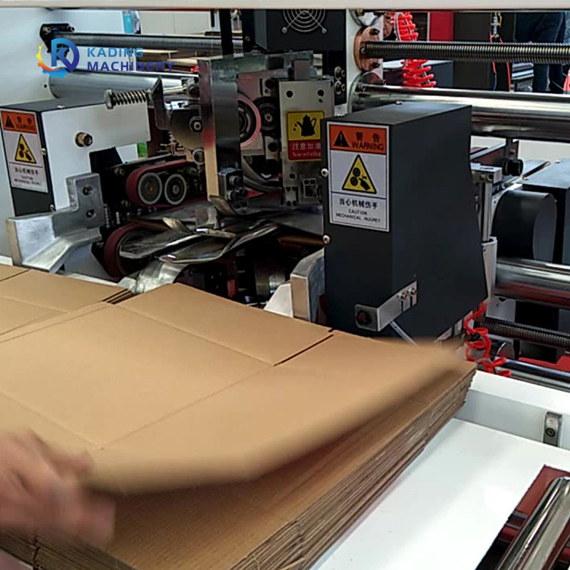 máquina de costura de la caja acanalada de 3500m m con la alimentación de la pantalla táctil y del manual del PLC